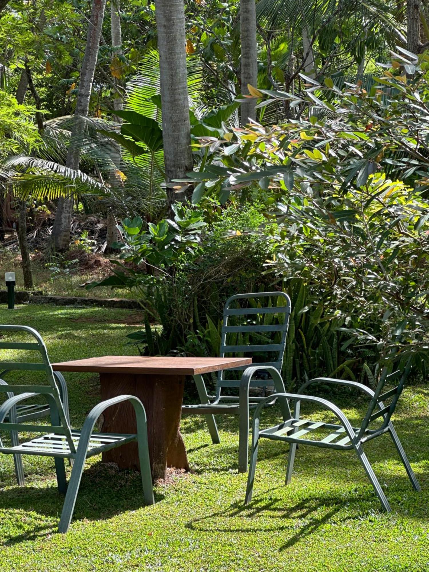 Hotel Heladiv Anuradhapura Bagian luar foto
