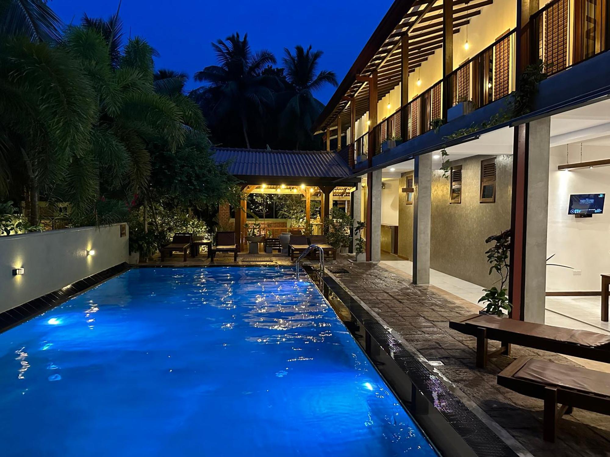 Hotel Heladiv Anuradhapura Bagian luar foto
