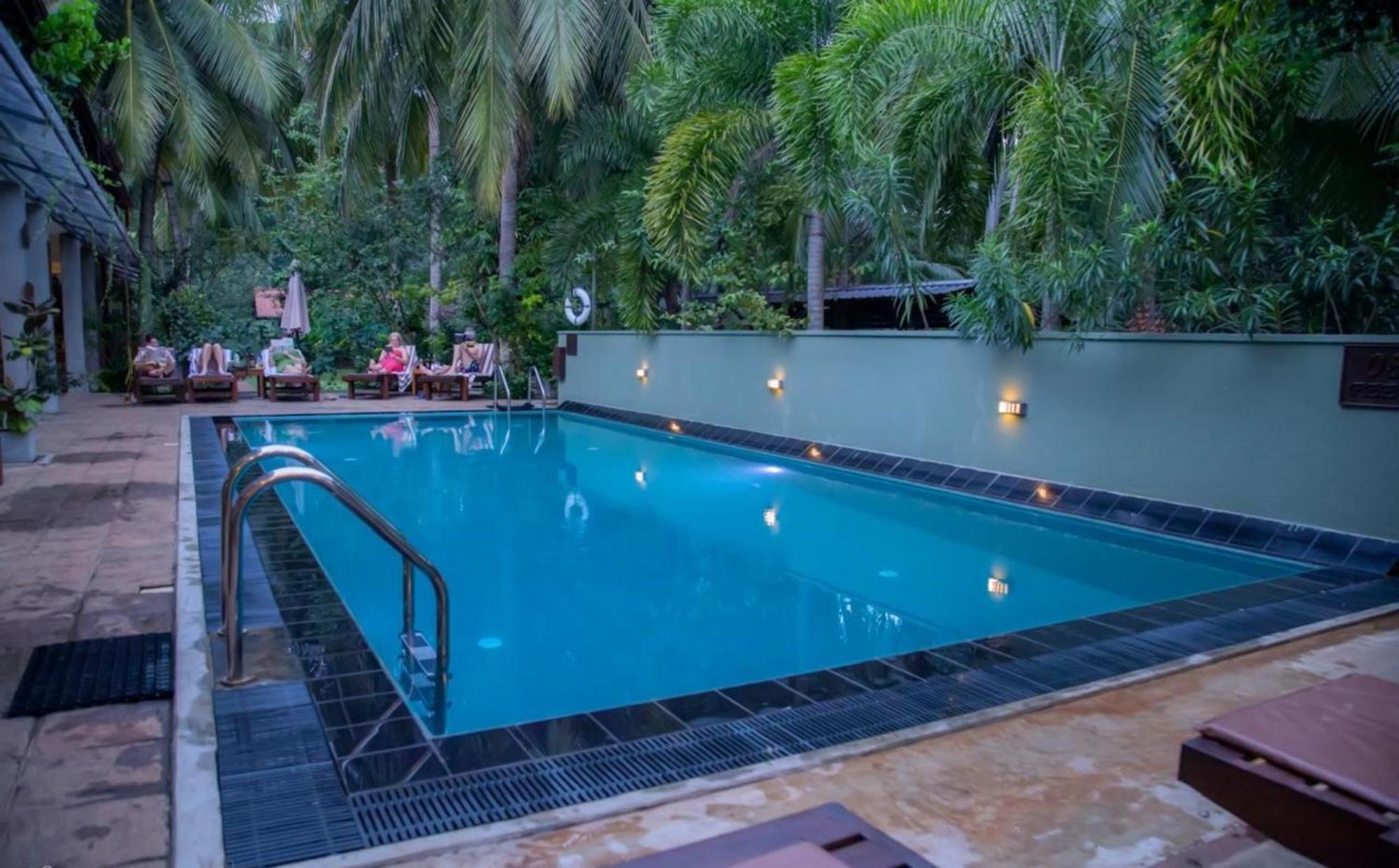 Hotel Heladiv Anuradhapura Bagian luar foto