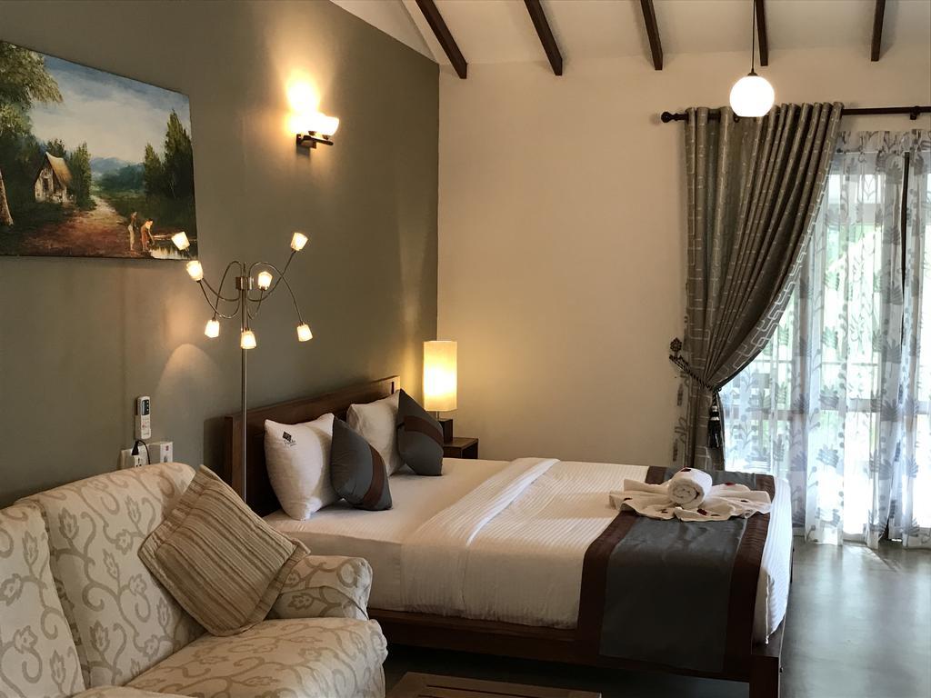 Hotel Heladiv Anuradhapura Bagian luar foto