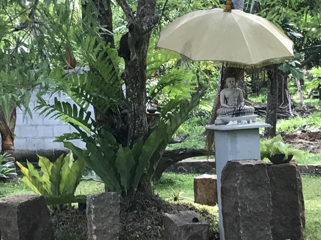 Hotel Heladiv Anuradhapura Bagian luar foto
