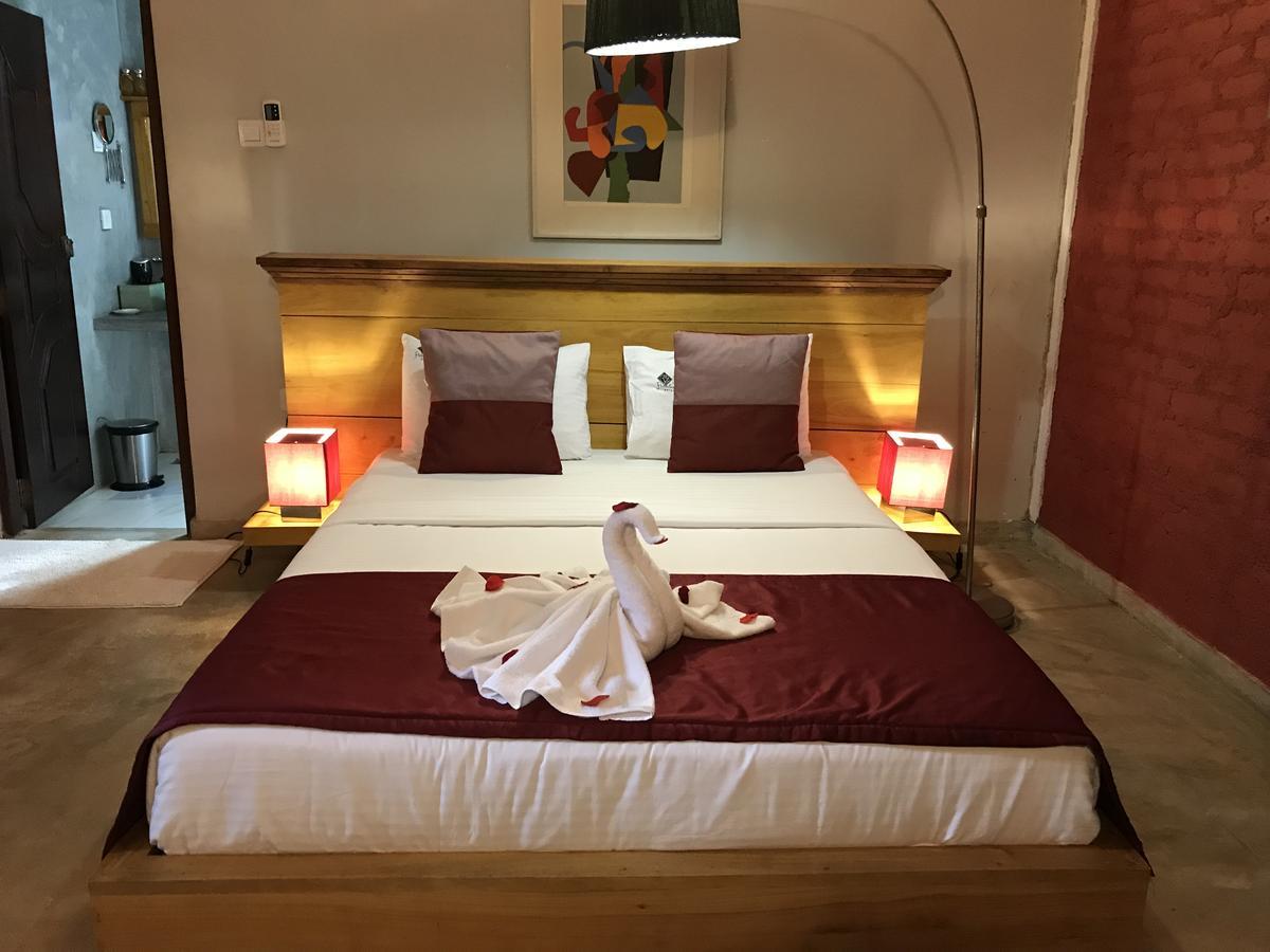Hotel Heladiv Anuradhapura Bagian luar foto