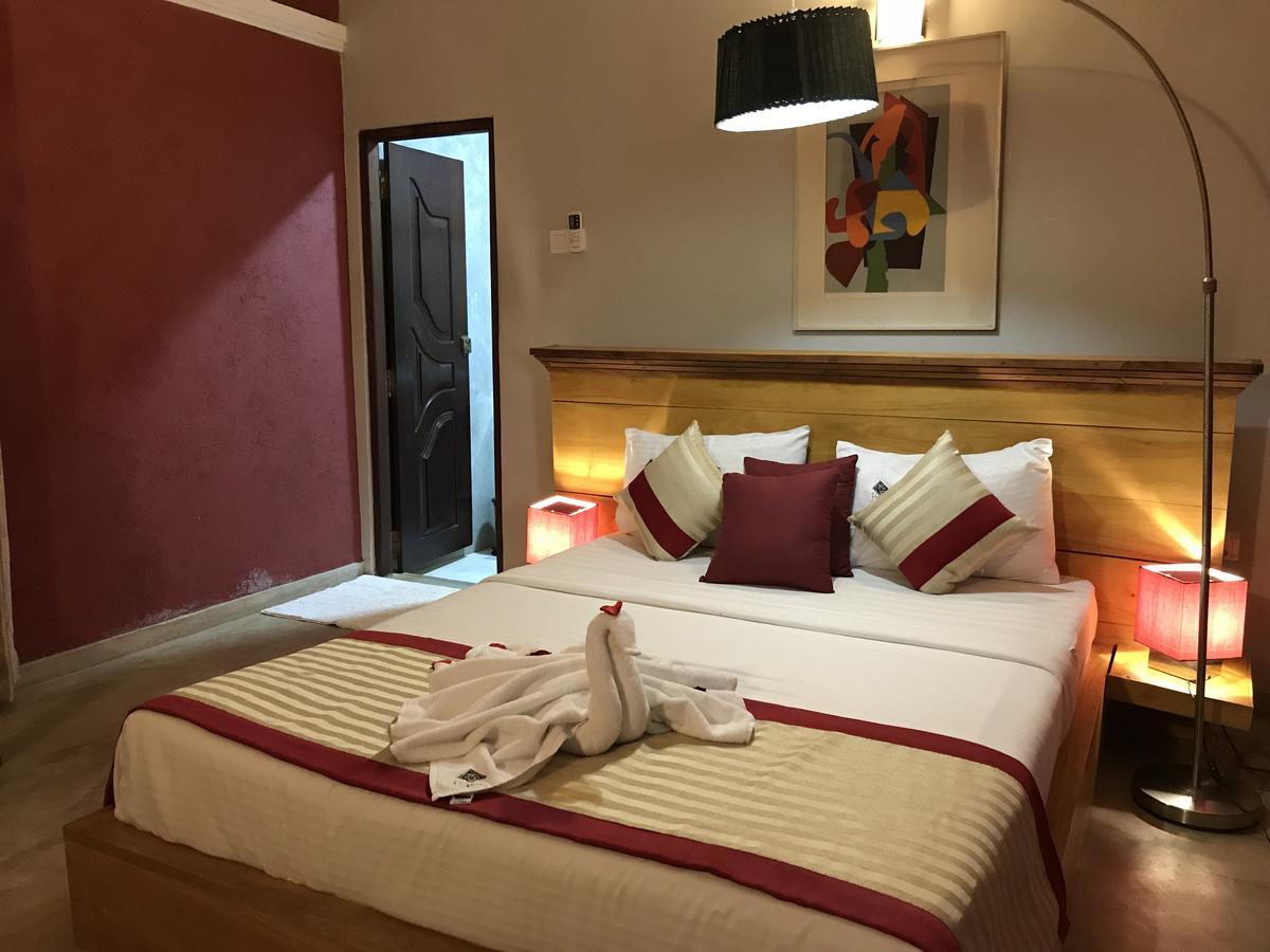 Hotel Heladiv Anuradhapura Bagian luar foto