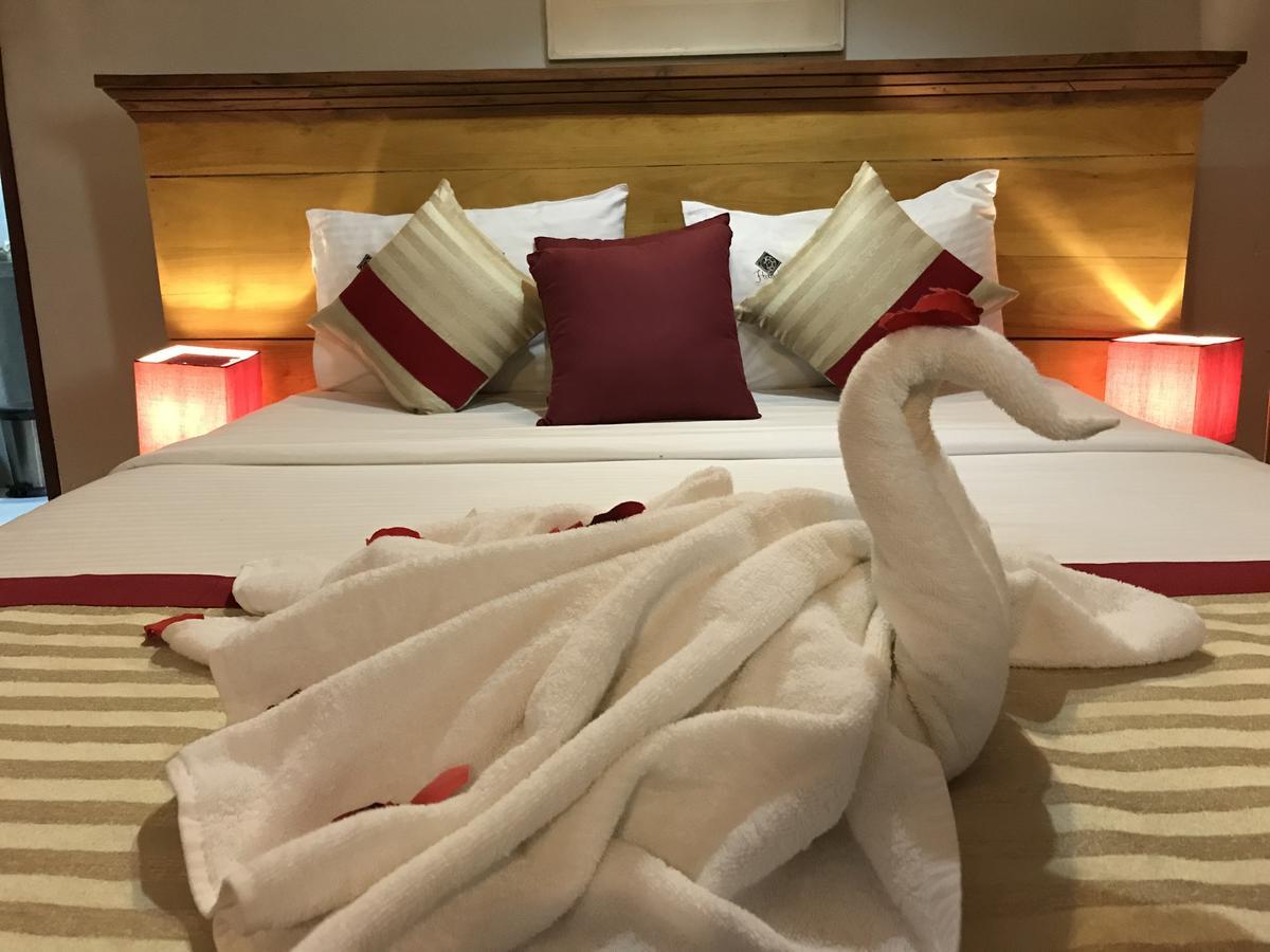 Hotel Heladiv Anuradhapura Bagian luar foto