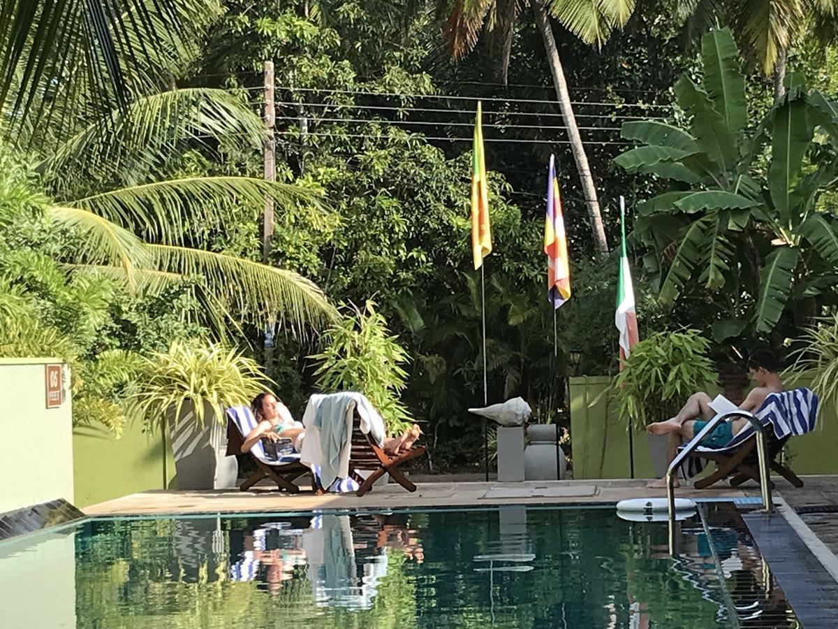 Hotel Heladiv Anuradhapura Bagian luar foto