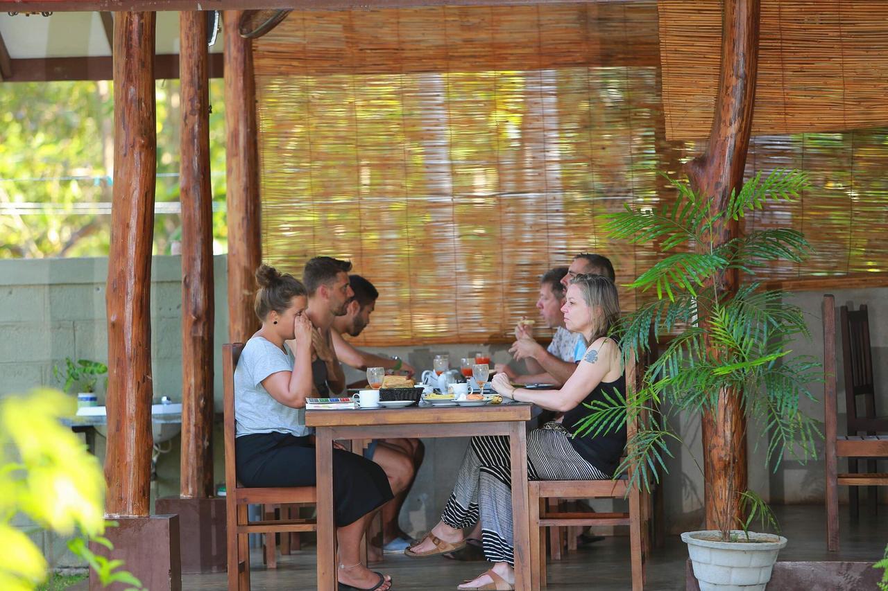 Hotel Heladiv Anuradhapura Bagian luar foto